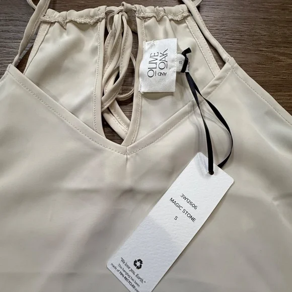 Olive + Oak Women's Cream Peplum Tank Size Small, NWT, Tie-Back, Blouse, Summer - Picture 2 of 9